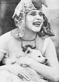 Theda Bara on set of Cleopatra 1917